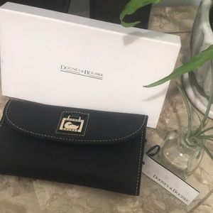 NWT Dooney & Bourke Black Wallet